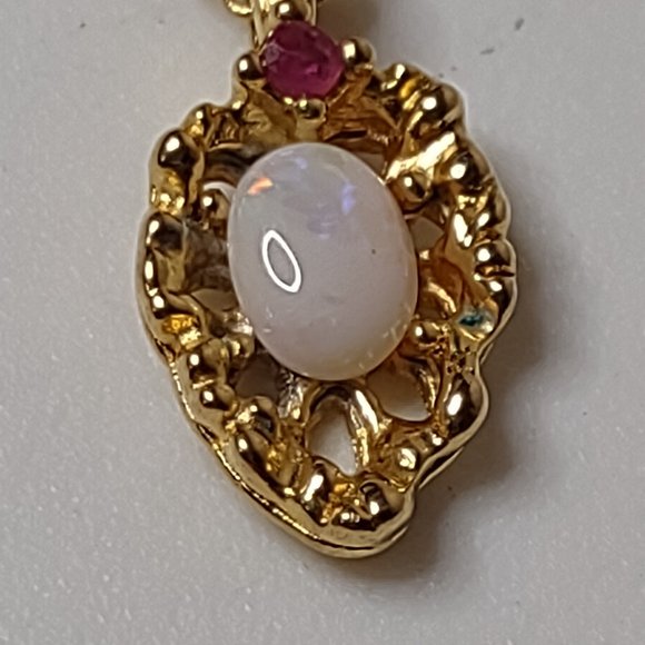 Vintage Small Leaf Shaped Pendant Necklace 18.5 Inches Long - Picture 6 of 15